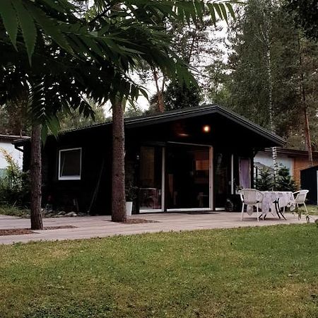 Domek Pod Trzema Kuropatwami Ily Kolo Urli Exteriér fotografie